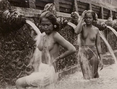 Голая женщин