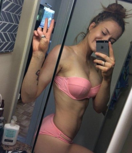 Домашние селфи девушек