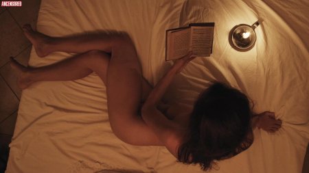 Лаура миллер голая грудь