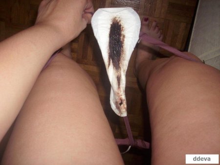 Женщины в грязных трусиках