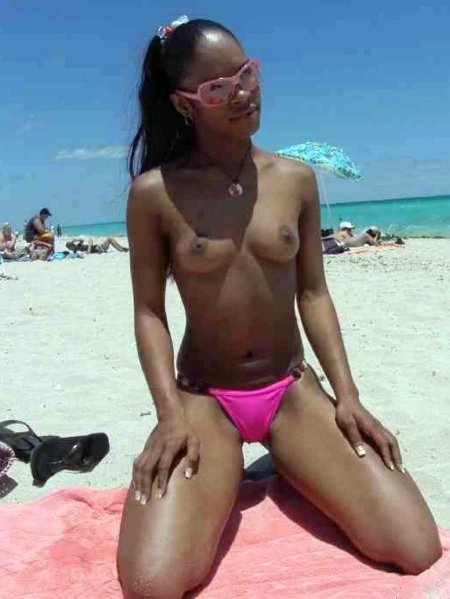 Красивые негритянки в бикини