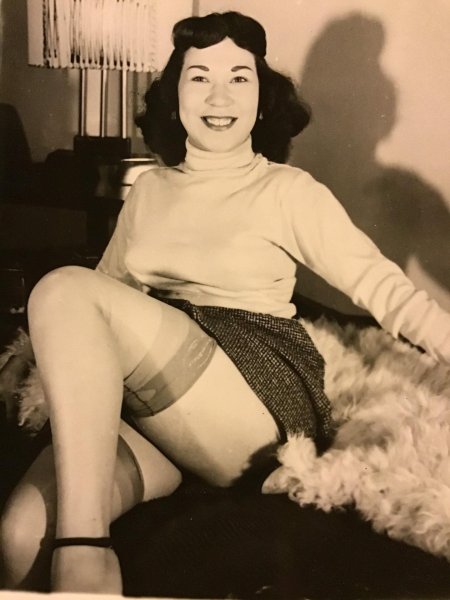 Советские женщины в чулках