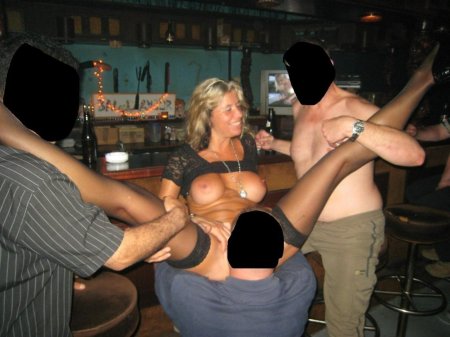 Куннилингус с шампанским