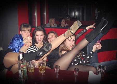 Пьяные телки на корпоративе