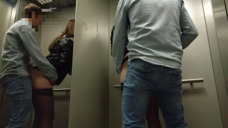 Секс в лифт