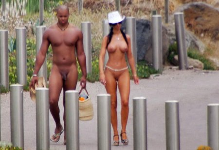 Мужчины нудисты