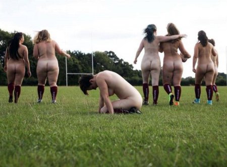 Голые футболисты