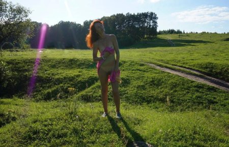 Голая женщин