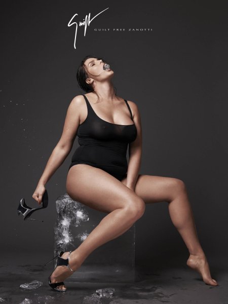 Фотосессии полных девушек в студии