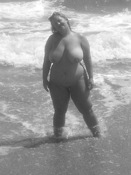 Пышка на пляже