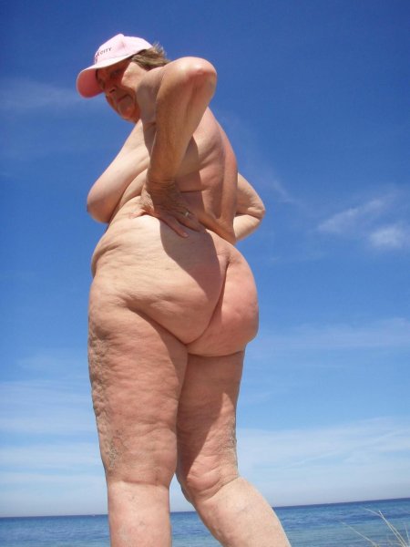 Голые бабушки с большой жопой