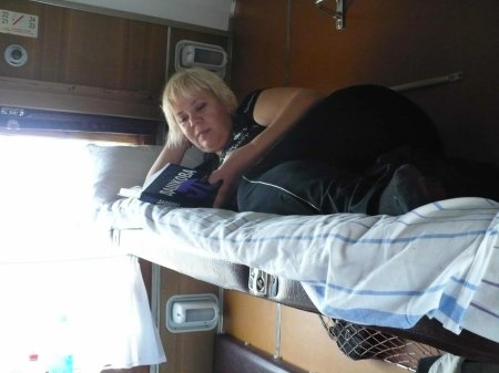 Красивые девушки в поезде