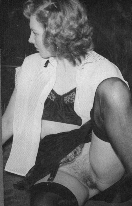 В чулках ретро