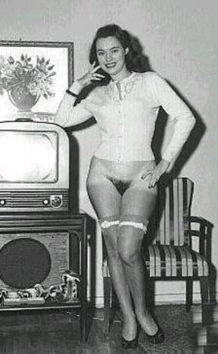 В чулках ретро