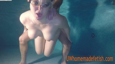 Бассейн порно