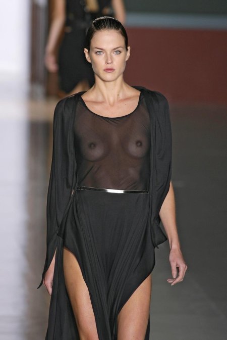 Модели на подиуме