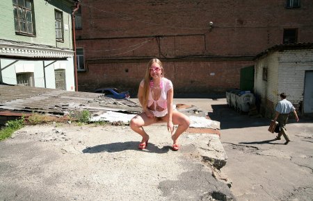 Женщина под юбкой