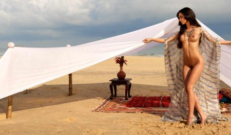 Арабская девушка голая