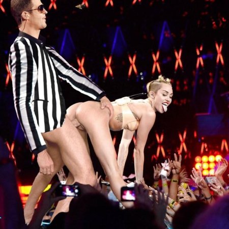 Тверкинг майли сайрус