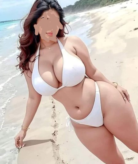 Голая пышная женщина