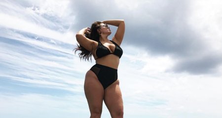 Эшли грэм в купальнике