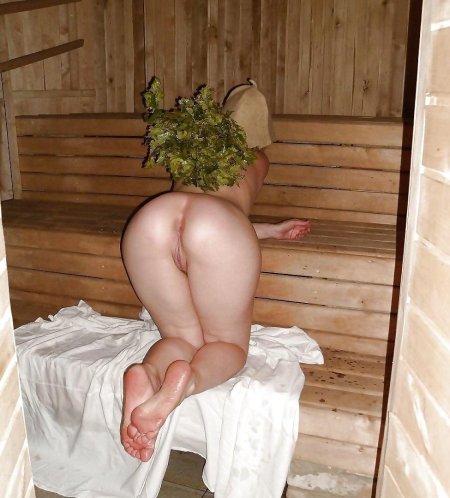 Красивые женские попки в бане