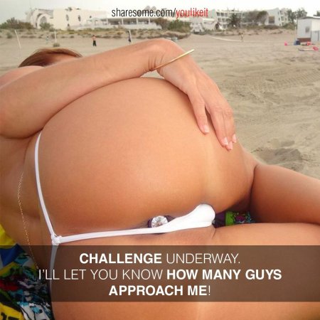 Красивые девушки в стрингах на пляже