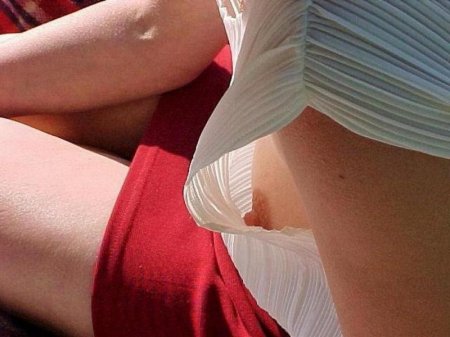 Девушка засветила трусики