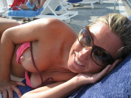 Засветила груди