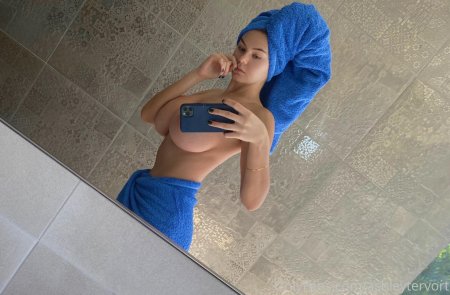 Ashley tervort селфи