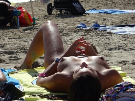 Пляж топлес