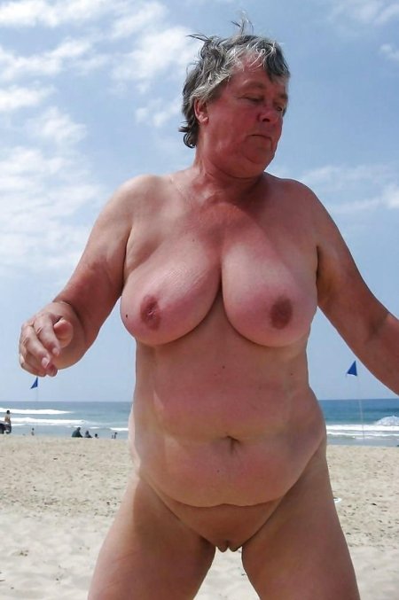 Старушки на нудистком пляже