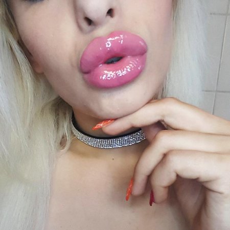 Fake lips мукла