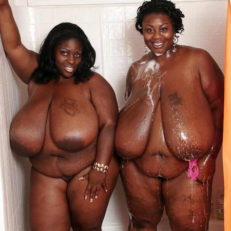 Голая жирная негритянка