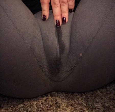 Намочила легинсы