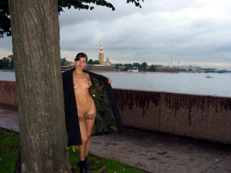 Голая на набережной питер