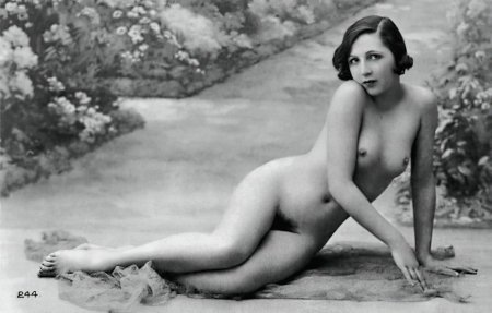 Vintage nude women