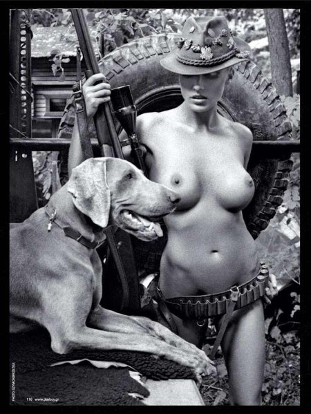 Красивые собаки с девушками ню