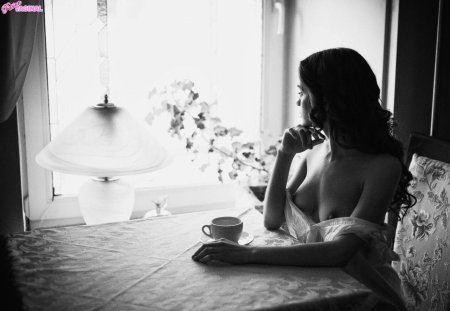 Утренний кофе и сиськи ню