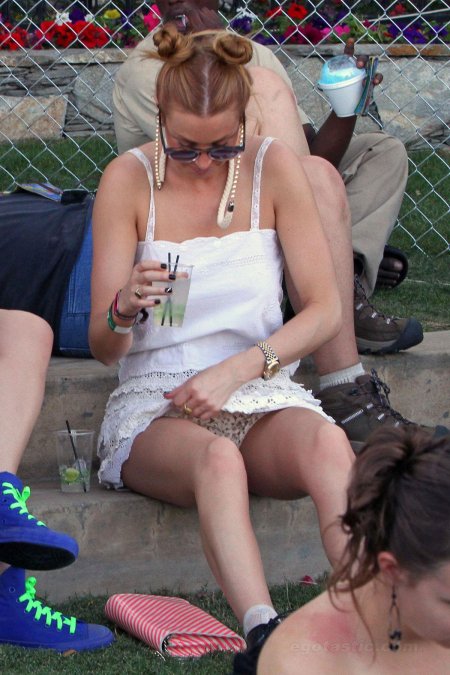 Пьяные девушки засветили