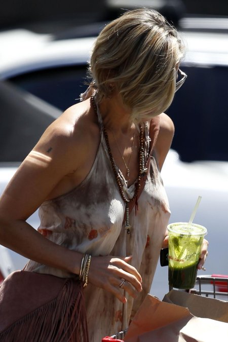 Засветила соски