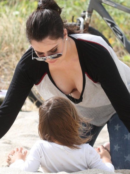 Засветила соски