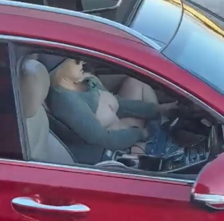 Женщина за рулём