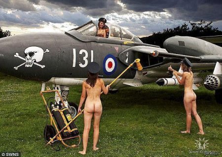 Девушка самолет