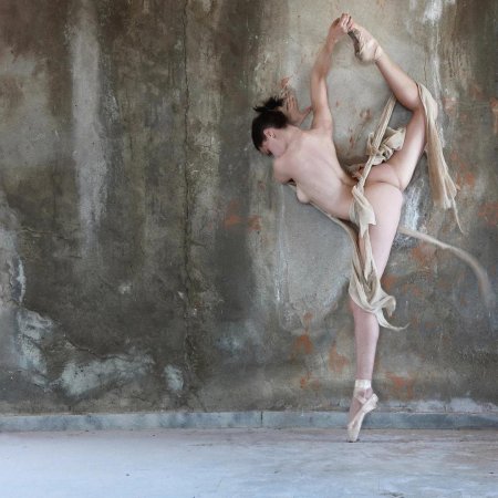 Красивая балерина