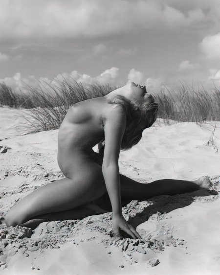 Девушка на пляже