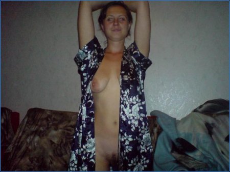 Жена в халате