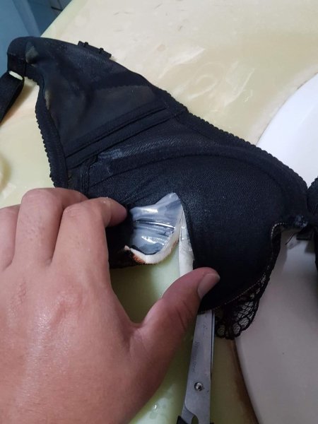 Грязный лифчик