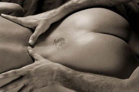 Эротический массаж женской попки