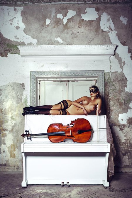 Девушка со скрипкой